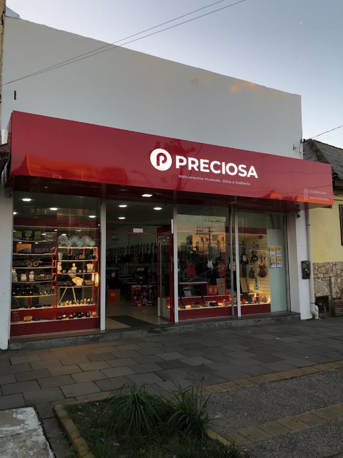 Fachada atual da Preciosa em Esteio, com a identidade vermelha e branca